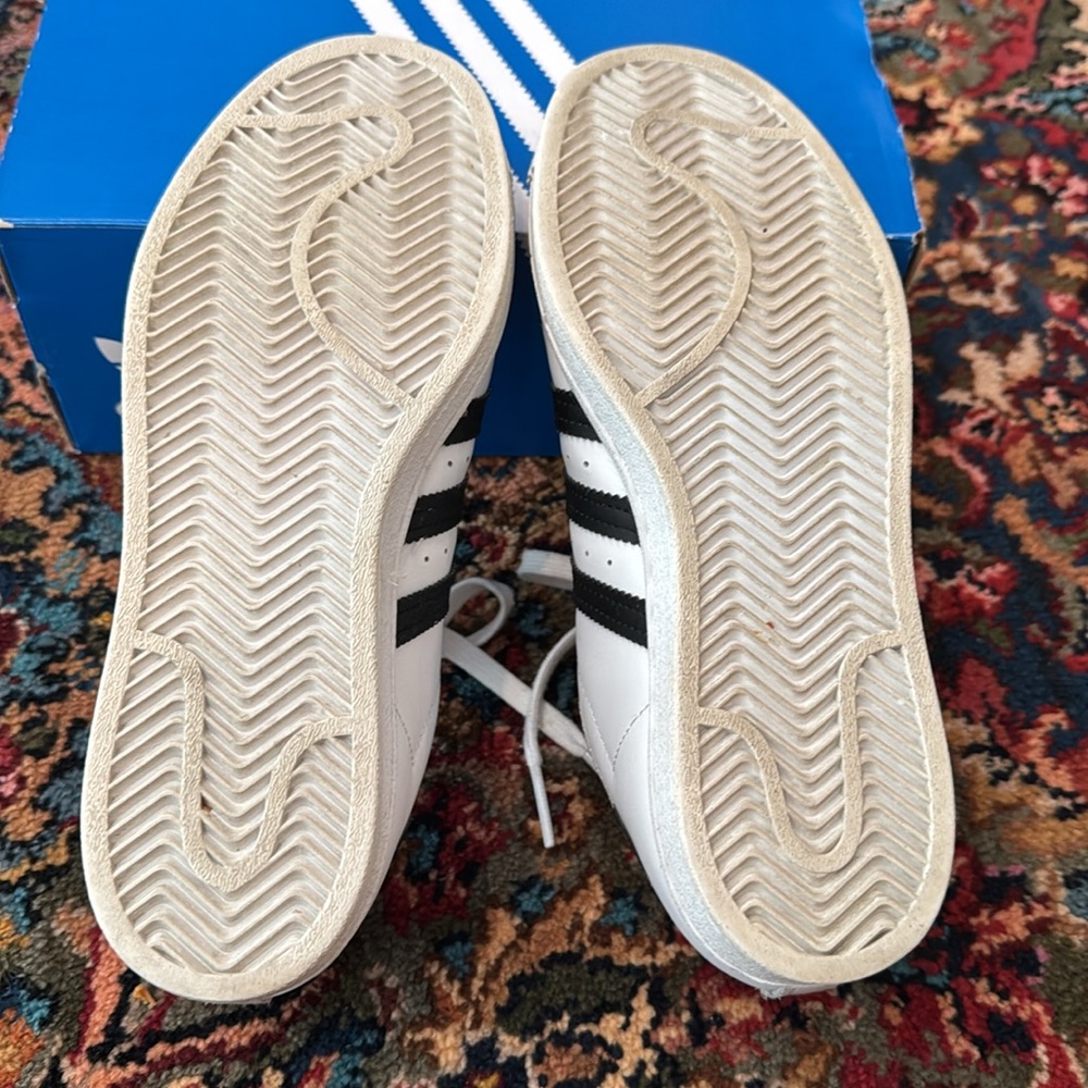 Adidas White and Black Superstar Sneakers with Shell Toe. Women’s Size 7. - Picture 3 of 6